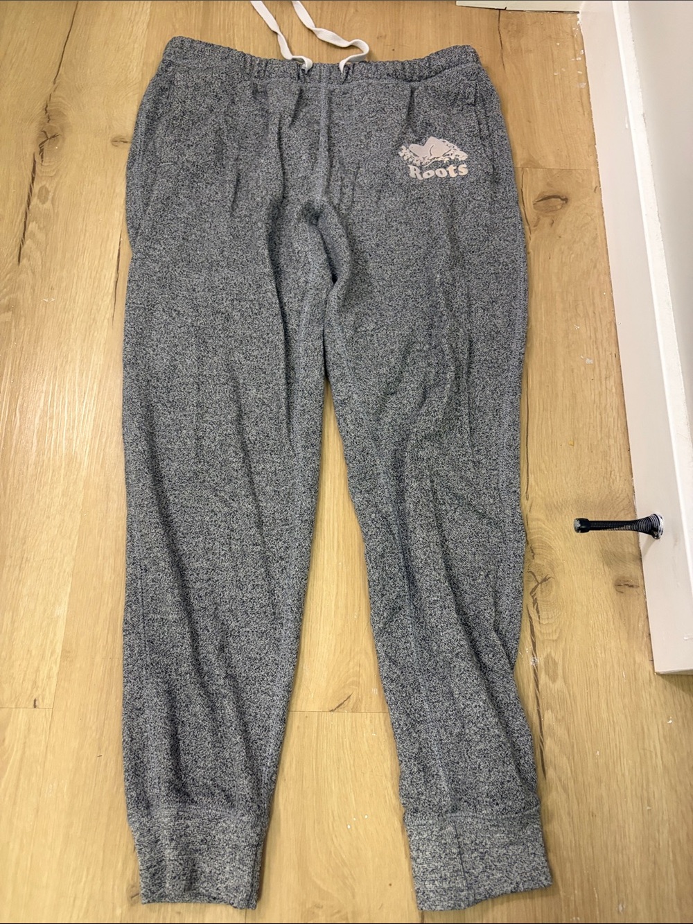 Grey roots sweat pants